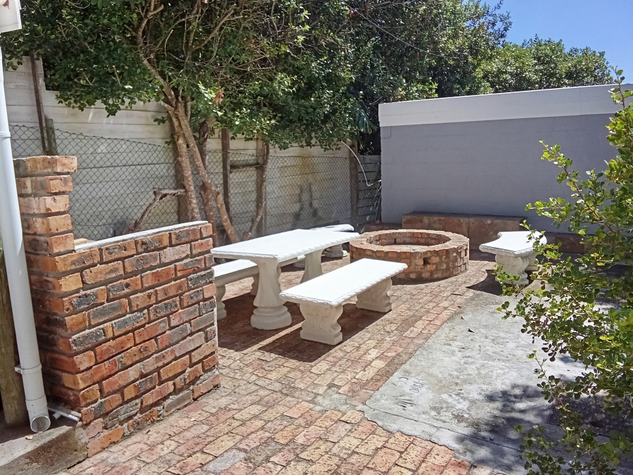 5 Bedroom Property for Sale in Kleinbaai Western Cape